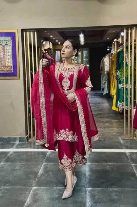 PILUDI Women Chanderi Kurti Pant Attached Dupatta Set